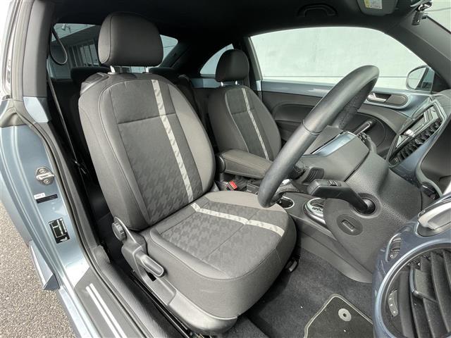 ザ・ビートル デザインマイスター 衝突軽減ブレーキ ターボ 純正7インチナビ フルセグTV Bluetooth バックカメラ クルーズコントロール 純正17インチアルミホイール HIDヘッドライト オートライト スマートキー(23枚目)