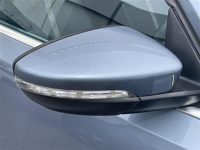 ザ・ビートル デザインマイスター 衝突軽減ブレーキ ターボ 純正7インチナビ フルセグTV Bluetooth バックカメラ クルーズコントロール 純正17インチアルミホイール HIDヘッドライト オートライト スマートキー(37枚目)