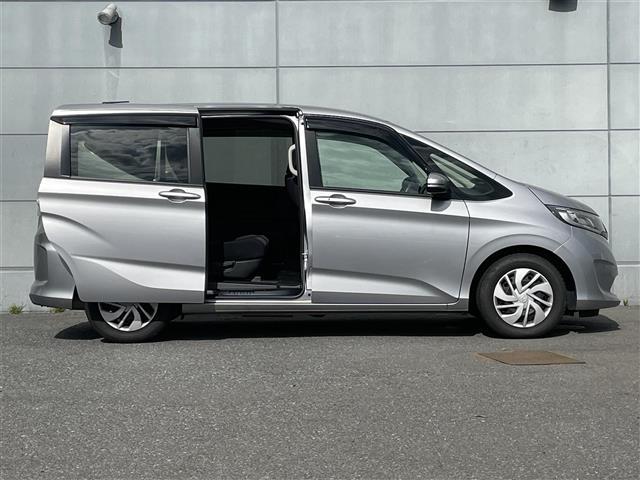 フリード+ G・ホンダセンシング 純正ナビ バックカメラ 両側パワースライドドア ビルトインETC クルーズコントロール 衝突被害軽減ブレーキ レーンキープアシスト 横滑り防止装置 ステアリングスイッチ 電格ミラー ドアバイザー(35枚目)
