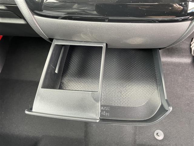 デリカミニ Ｔ　プレミアム　届出済未使用車　マイパイロット／前後ソナー　９インチディスプレイオーディオ　全方位カメラ　ステアリングスイッチ　両側パワースライドドア　ハンズフリースライドドア　パドルシフト　電動パーキングブレーキ（17枚目）