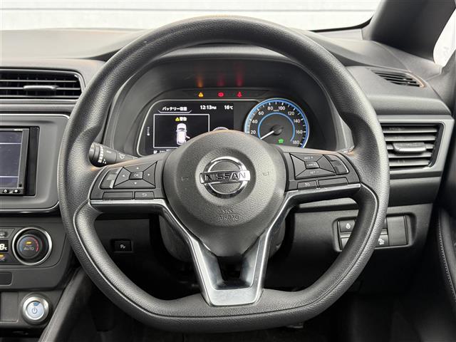 リーフ S 純正ナビ ワンセグTV クルーズコントロール 前席シートヒーター LEDヘッドライト プッシュスタート スマートキー ステアリングスイッチ ステアリングヒーター フォグライト コーナーセンサー(5枚目)