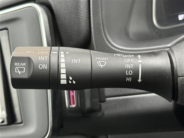 リーフ S 純正ナビ ワンセグTV クルーズコントロール 前席シートヒーター LEDヘッドライト プッシュスタート スマートキー ステアリングスイッチ ステアリングヒーター フォグライト コーナーセンサー(8枚目)