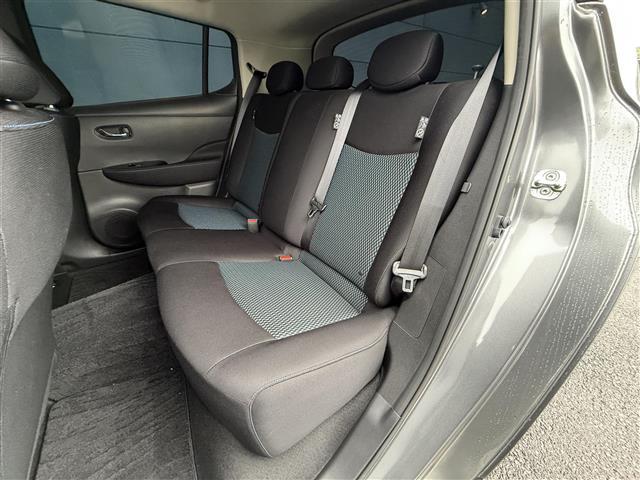 リーフ S 純正ナビ ワンセグTV クルーズコントロール 前席シートヒーター LEDヘッドライト プッシュスタート スマートキー ステアリングスイッチ ステアリングヒーター フォグライト コーナーセンサー(26枚目)