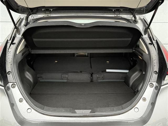 リーフ S 純正ナビ ワンセグTV クルーズコントロール 前席シートヒーター LEDヘッドライト プッシュスタート スマートキー ステアリングスイッチ ステアリングヒーター フォグライト コーナーセンサー(29枚目)