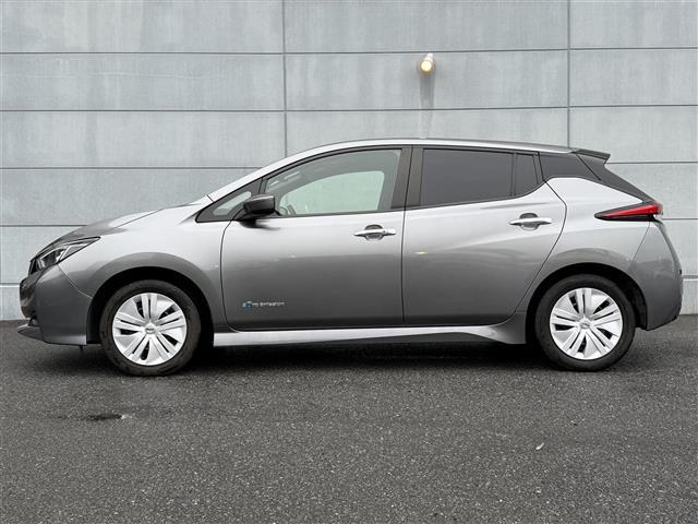 リーフ S 純正ナビ ワンセグTV クルーズコントロール 前席シートヒーター LEDヘッドライト プッシュスタート スマートキー ステアリングスイッチ ステアリングヒーター フォグライト コーナーセンサー(31枚目)