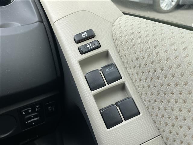 ヴィッツ F 純正オーディオ ドアバイザー フロアマット ポータブルナビ 電動格納ミラー リモコンキー(22枚目)