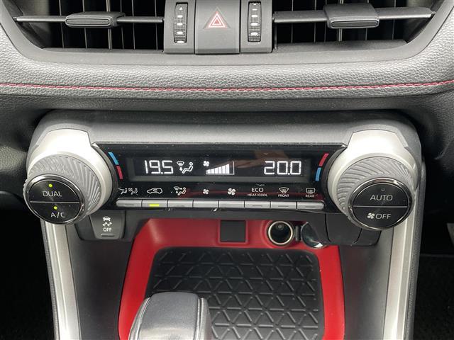 RAV4 アドベンチャー オフロードパッケージ 純正9インチSDナビ トヨタセーフティセンス レーダークルーズコントール 衝突軽減ブレーキ 電動バックドア ビルトインETC 電動パワーシート バックカメラ クリアランスソナー ルーフレール LED(11枚目)