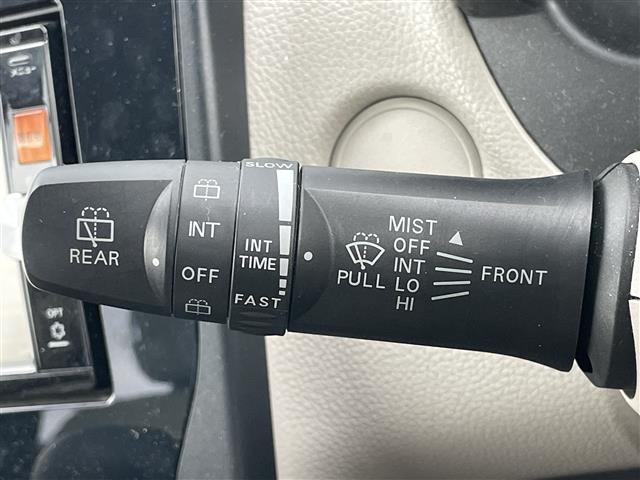 デイズ ボレロ　Ｊ　衝突軽減ブレーキ　純正７インチナビ　ワンセグＴＶ　ＣＤ　ＡＵＸ　Ｂｌｕｅｔｏｏｔｈ　ＥＴＣ　ＬＥＤヘッドライト　ボレロ専用シート　純正フロアマット　リモコンキー　ＡＢＳ　横滑り防止装置（6枚目）