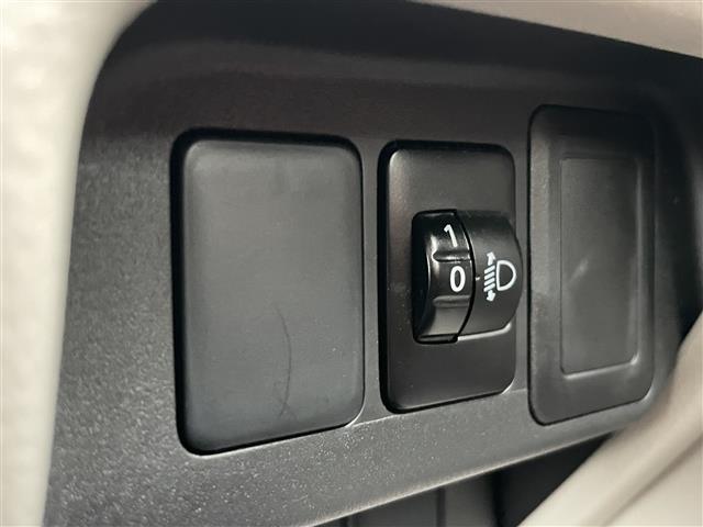 デイズ ボレロ　Ｊ　衝突軽減ブレーキ　純正７インチナビ　ワンセグＴＶ　ＣＤ　ＡＵＸ　Ｂｌｕｅｔｏｏｔｈ　ＥＴＣ　ＬＥＤヘッドライト　ボレロ専用シート　純正フロアマット　リモコンキー　ＡＢＳ　横滑り防止装置（12枚目）