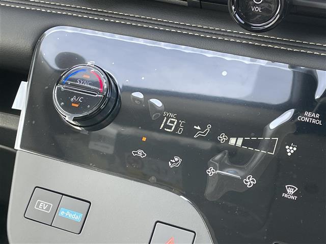 セレナ e-パワー ハイウェイスターV 登録済未使用車 プロパイロット/BSM/前後ソナー フリップダウンモニター 純正12.3インチナビ/HDMI アラウンドビューモニター 両側パワースライドドア ETC2.0 デジタルインナーミラー(13枚目)