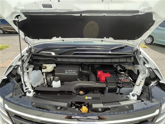 セレナ e-パワー ハイウェイスターV 登録済未使用車 プロパイロット/BSM/前後ソナー フリップダウンモニター 純正12.3インチナビ/HDMI アラウンドビューモニター 両側パワースライドドア ETC2.0 デジタルインナーミラー(40枚目)