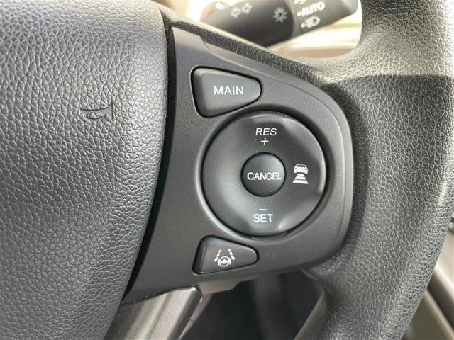 フリードハイブリッド ハイブリッド・Gホンダセンシング ホンダセンシング ディスプレイオーディオ バックカメラ ETC ステアリングスイッチ 両側パワースライドドア LEDヘッドライト オートライト スマートキー プッシュスタート フロアマット(6枚目)