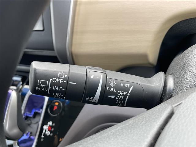 フリードハイブリッド ハイブリッド・Gホンダセンシング ホンダセンシング ディスプレイオーディオ バックカメラ ETC ステアリングスイッチ 両側パワースライドドア LEDヘッドライト オートライト スマートキー プッシュスタート フロアマット(7枚目)