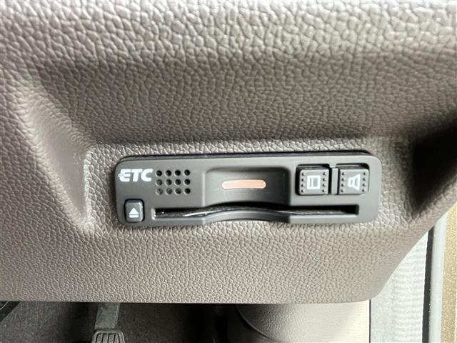 フリードハイブリッド ハイブリッド・Gホンダセンシング ホンダセンシング ディスプレイオーディオ バックカメラ ETC ステアリングスイッチ 両側パワースライドドア LEDヘッドライト オートライト スマートキー プッシュスタート フロアマット(11枚目)