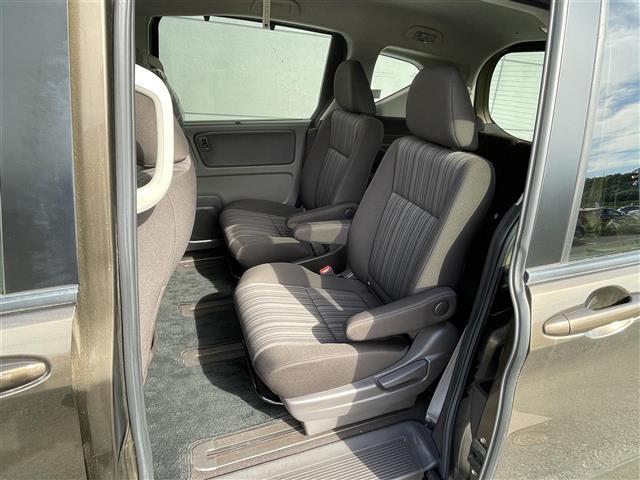 フリードハイブリッド ハイブリッド・Gホンダセンシング ホンダセンシング ディスプレイオーディオ バックカメラ ETC ステアリングスイッチ 両側パワースライドドア LEDヘッドライト オートライト スマートキー プッシュスタート フロアマット(24枚目)