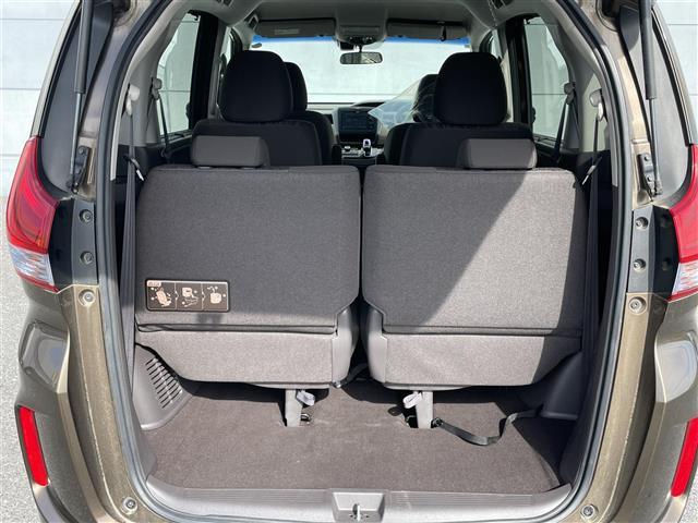 フリードハイブリッド ハイブリッド・Gホンダセンシング ホンダセンシング ディスプレイオーディオ バックカメラ ETC ステアリングスイッチ 両側パワースライドドア LEDヘッドライト オートライト スマートキー プッシュスタート フロアマット(25枚目)