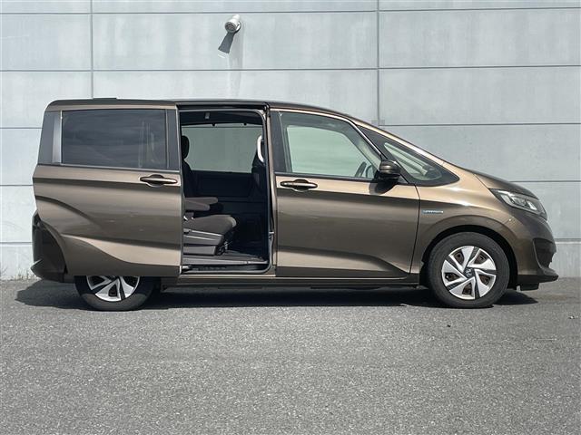 フリードハイブリッド ハイブリッド・Gホンダセンシング ホンダセンシング ディスプレイオーディオ バックカメラ ETC ステアリングスイッチ 両側パワースライドドア LEDヘッドライト オートライト スマートキー プッシュスタート フロアマット(35枚目)