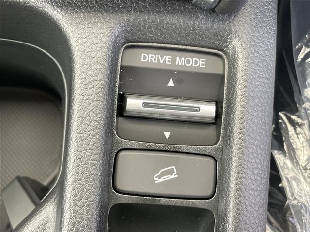 ヴェゼル e:HEV Z 登録済未使用車 ホンダセンシング/BSM/前後ソナー 純正9インチナビ バックカメラ ステアリングスイッチ ETC2.0 ワイヤレス充電 電動パーキングブレーキ ブレーキホールド パワーバックドア(15枚目)