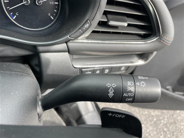 MAZDA3セダン 20S Lパッケージ 禁煙車 純正8.8インチナビ バックカメラ レーダークルーズ Bluetooth フルセグ オートハイビーム BOSE LEDヘッドライト レザーシート シートヒーター ヘッドアップディレイ(8枚目)