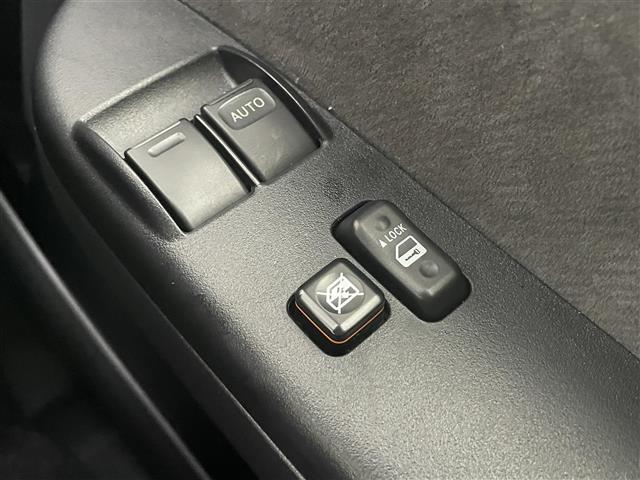 ハイエースワゴン GL 禁煙車 純正7インチナビ・フルセグTV・CD・FM/AM 後席モニター 片側パワースライドドア 全方位カメラ トヨタセーフティセンス コーナーセンサー レーンキープアシスト 100V電源(18枚目)