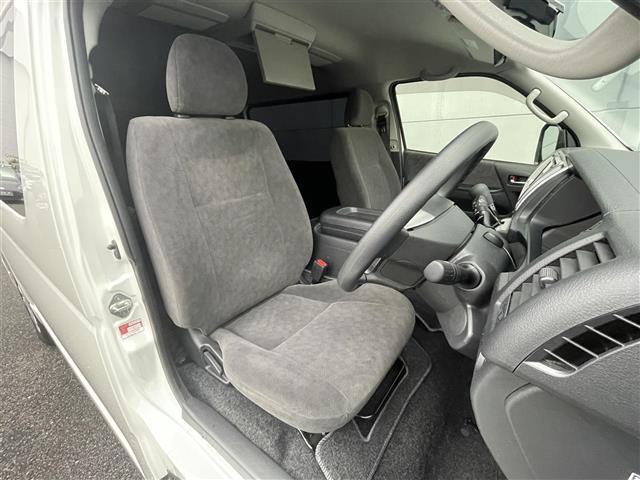 ハイエースワゴン GL 禁煙車 純正7インチナビ・フルセグTV・CD・FM/AM 後席モニター 片側パワースライドドア 全方位カメラ トヨタセーフティセンス コーナーセンサー レーンキープアシスト 100V電源(20枚目)