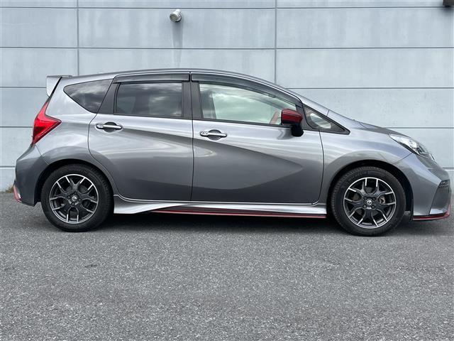 ノート ニスモ フルエアロ 純正7インチナビ Bluetooth フルセグTV DVD再生 スーパーチャージャー LEDヘッドライト 純正フロアマット ETC スマートキー(35枚目)