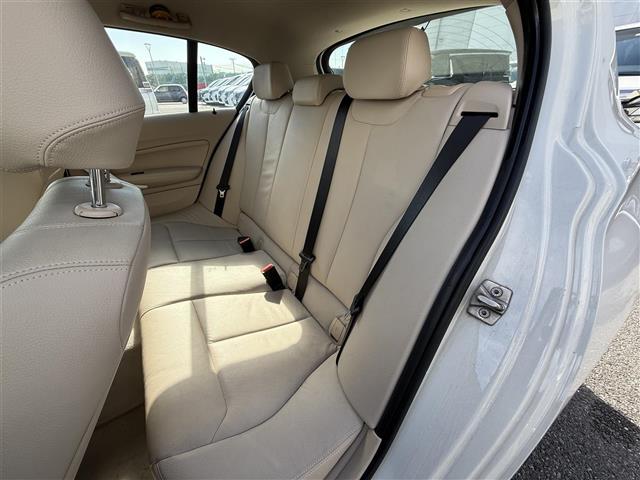 1シリーズ 116i ファッショニスタ 純正8インチナビ バックカメラ BLUETOOTH レザーシート 前席シートヒーター 社外フロアマット 純正アルミホイール ABS オートライト 衝突軽減ブレーキ 前後コーナーセンサー ETC(26枚目)