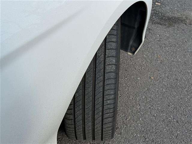 1シリーズ 116i ファッショニスタ 純正8インチナビ バックカメラ BLUETOOTH レザーシート 前席シートヒーター 社外フロアマット 純正アルミホイール ABS オートライト 衝突軽減ブレーキ 前後コーナーセンサー ETC(39枚目)