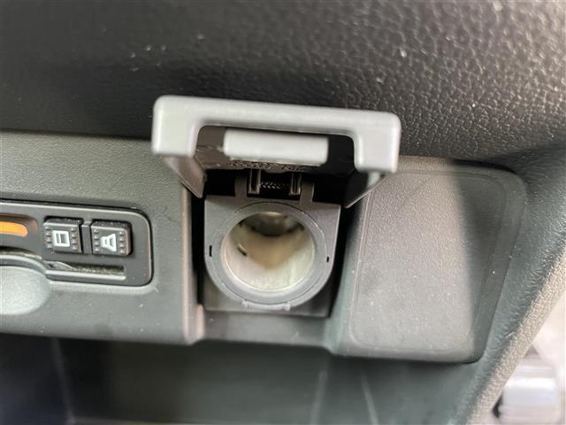 Ｎ－ＢＯＸカスタム Ｇ・Ｌパッケージ　社外ナビ　バックカメラ　ＥＴＣ　ステアリングスイッチ　パワースライドドア　ＨＩＤヘッドライト　オートライト　スマートキー　プッシュスタート　フロアマット　純正１４インチＡＷ（16枚目）