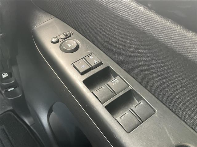 Ｎ－ＢＯＸカスタム Ｇ・Ｌパッケージ　社外ナビ　バックカメラ　ＥＴＣ　ステアリングスイッチ　パワースライドドア　ＨＩＤヘッドライト　オートライト　スマートキー　プッシュスタート　フロアマット　純正１４インチＡＷ（19枚目）