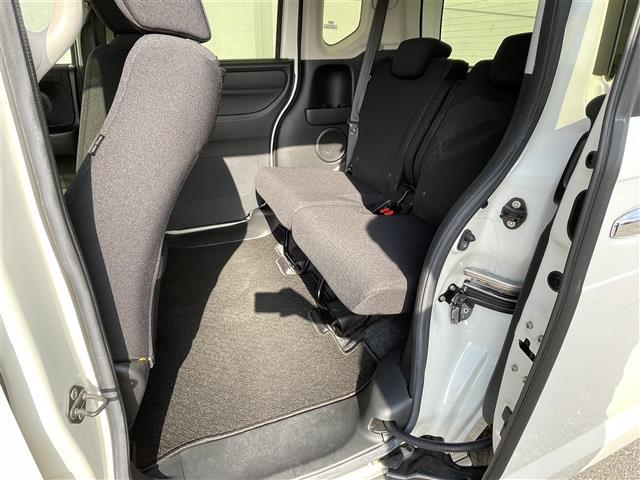 Ｎ－ＢＯＸカスタム Ｇ・Ｌパッケージ　社外ナビ　バックカメラ　ＥＴＣ　ステアリングスイッチ　パワースライドドア　ＨＩＤヘッドライト　オートライト　スマートキー　プッシュスタート　フロアマット　純正１４インチＡＷ（24枚目）