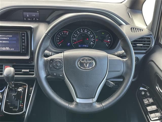 ヴォクシー ＺＳ　煌ＩＩ　セーフティセンス／前後ソナー　純正ナビ　バックカメラ　クルーズコントロール　ステアリングスイッチ　両側パワースライドドア　ＥＴＣ２．０（4枚目）