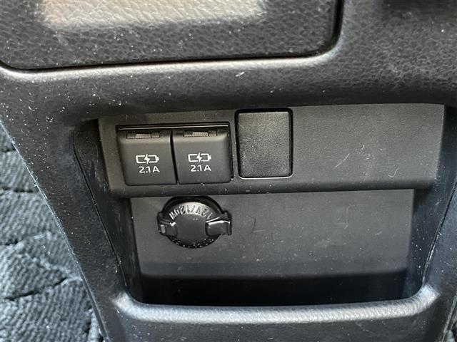 ヴォクシー ＺＳ　煌ＩＩ　セーフティセンス／前後ソナー　純正ナビ　バックカメラ　クルーズコントロール　ステアリングスイッチ　両側パワースライドドア　ＥＴＣ２．０（18枚目）