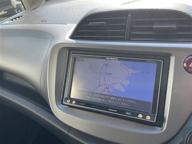 フィット 13G・スマートセレクション ファインスタイル 社外ナビ バックカメラ スマートキー HIDヘッドライト/オートライト 純正フロアマット(2枚目)