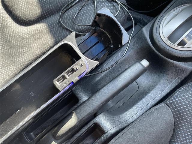 フィット 13G・スマートセレクション ファインスタイル 社外ナビ バックカメラ スマートキー HIDヘッドライト/オートライト 純正フロアマット(10枚目)