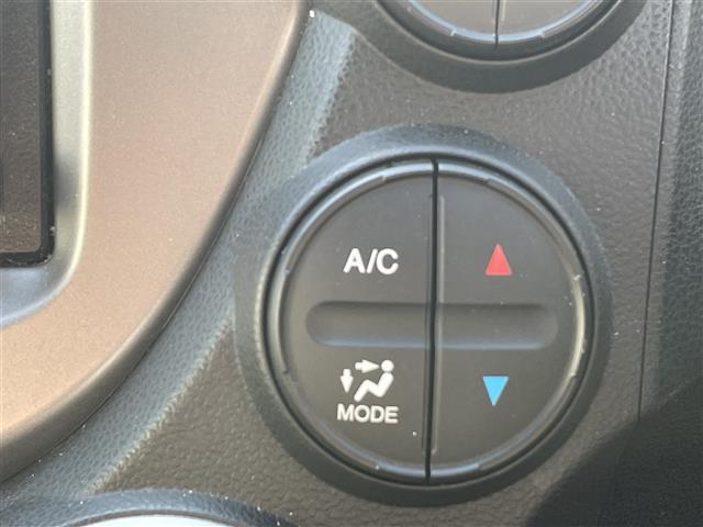 フィット 13G・スマートセレクション ファインスタイル 社外ナビ バックカメラ スマートキー HIDヘッドライト/オートライト 純正フロアマット(13枚目)