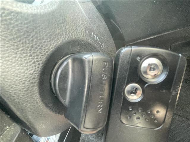 フィット 13G・スマートセレクション ファインスタイル 社外ナビ バックカメラ スマートキー HIDヘッドライト/オートライト 純正フロアマット(22枚目)