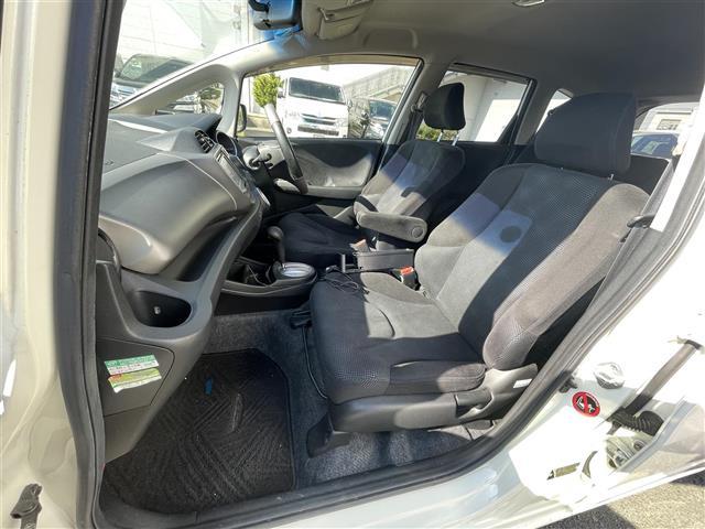 フィット 13G・スマートセレクション ファインスタイル 社外ナビ バックカメラ スマートキー HIDヘッドライト/オートライト 純正フロアマット(25枚目)