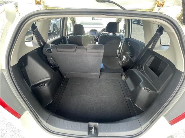 フィット 13G・スマートセレクション ファインスタイル 社外ナビ バックカメラ スマートキー HIDヘッドライト/オートライト 純正フロアマット(28枚目)