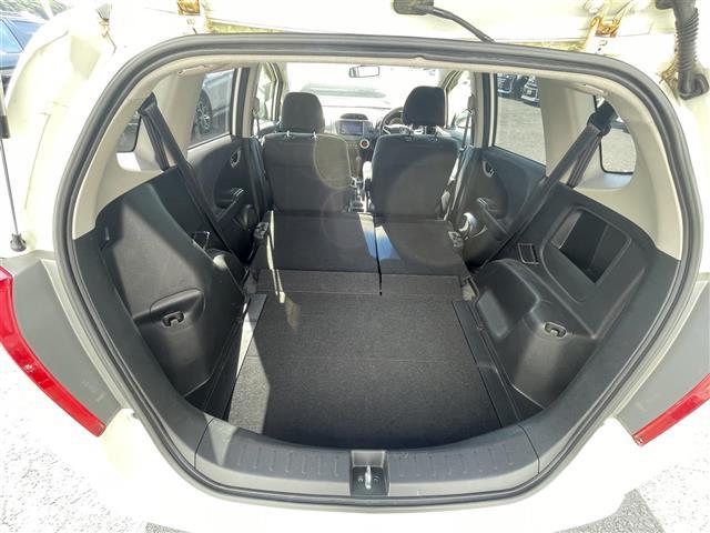 フィット 13G・スマートセレクション ファインスタイル 社外ナビ バックカメラ スマートキー HIDヘッドライト/オートライト 純正フロアマット(29枚目)