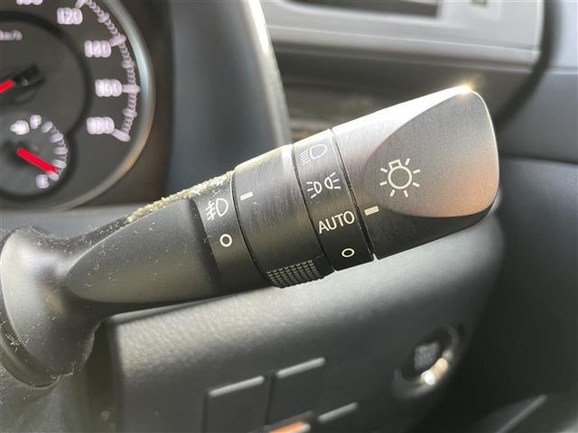 ヴェルファイア 2.5Z Aエディション ゴールデンアイズ 11インチアルパインナビ フリップダウンモニター バックカメラ ETC 両側パワースライドドア ハーフレザーシート LEDヘッドライト オートライト フォグライト 純正フロアマット 純正18インチAW(10枚目)