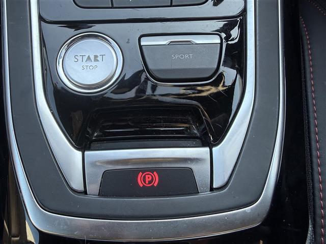 ３０８ ＧＴ　ブルーＨＤｉ　ＢＳＭ／前後ソナー　純正ナビ　バックカメラ　ＥＴＣ　ステアリングスイッチ　ＭＴモード　ＬＥＤヘッドライト　オートライト　スマートキー　プッシュスタート　クルーズコントロール（14枚目）