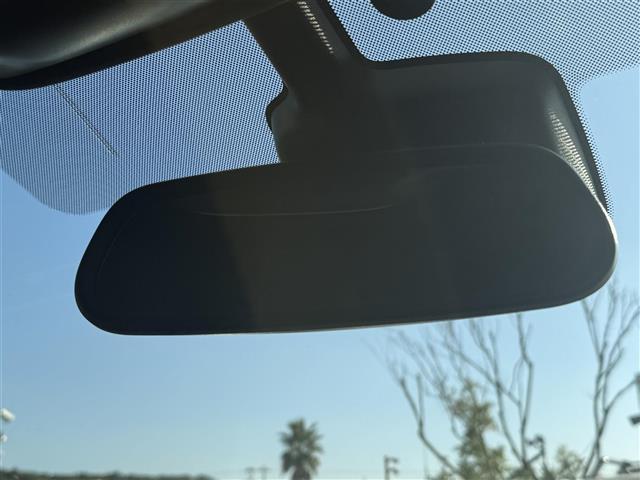 ３０８ ＧＴ　ブルーＨＤｉ　ＢＳＭ／前後ソナー　純正ナビ　バックカメラ　ＥＴＣ　ステアリングスイッチ　ＭＴモード　ＬＥＤヘッドライト　オートライト　スマートキー　プッシュスタート　クルーズコントロール（18枚目）