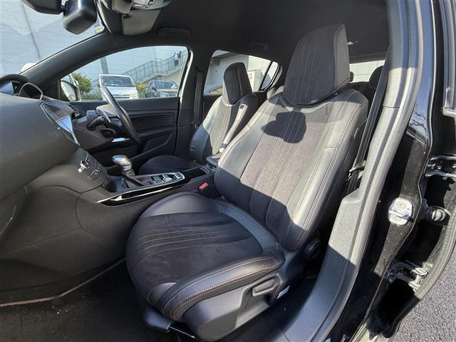 ３０８ ＧＴ　ブルーＨＤｉ　ＢＳＭ／前後ソナー　純正ナビ　バックカメラ　ＥＴＣ　ステアリングスイッチ　ＭＴモード　ＬＥＤヘッドライト　オートライト　スマートキー　プッシュスタート　クルーズコントロール（25枚目）