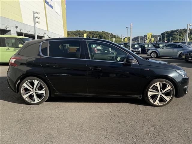 ３０８ ＧＴ　ブルーＨＤｉ　ＢＳＭ／前後ソナー　純正ナビ　バックカメラ　ＥＴＣ　ステアリングスイッチ　ＭＴモード　ＬＥＤヘッドライト　オートライト　スマートキー　プッシュスタート　クルーズコントロール（35枚目）