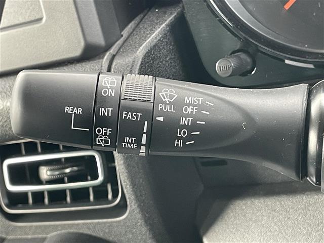 ジムニーノマド ＦＣ　登録済未使用車　ブラックルーフツートーン（Ｅ５Ｊ）　シートヒーター　ミラーヒーター　スマートキー　プッシュスタート　ＬＥＤヘッドライト　オートライト　フォグライト　純正１５インチＡＷ（5枚目）