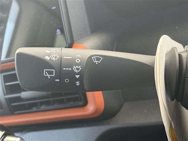 タント ファンクロスターボ　スマートアシスト／前後ソナー　１０インチ純正ナビ　全方位カメラ　ステアリングスイッチ　ＥＴＣ　両側パワスラ　シートヒーター　ルーフレール　ＬＥＤヘッドライト　オートライト　フォグライト　スマートキー（9枚目）