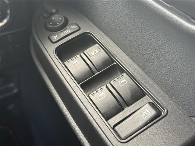 タント ファンクロスターボ　スマートアシスト／前後ソナー　１０インチ純正ナビ　全方位カメラ　ステアリングスイッチ　ＥＴＣ　両側パワスラ　シートヒーター　ルーフレール　ＬＥＤヘッドライト　オートライト　フォグライト　スマートキー（19枚目）