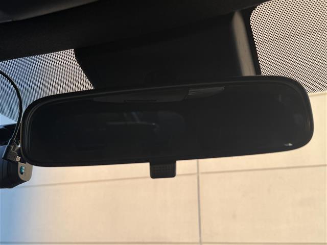 カローラツーリング ハイブリッド　ダブルバイビー　純正ディスプレイオーディオ　バックカメラ　クルーズコントロール　前席シートヒーター　ビルトインＥＴＣ　ハンドルヒーター　ＡＣ１００Ｖ　コーナーセンサー　衝突被害軽減ブレーキ　レーンキープアシスト（19枚目）