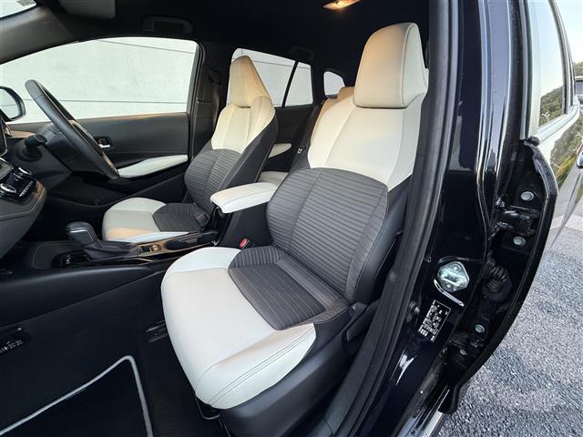 カローラツーリング ハイブリッド　ダブルバイビー　純正ディスプレイオーディオ　バックカメラ　クルーズコントロール　前席シートヒーター　ビルトインＥＴＣ　ハンドルヒーター　ＡＣ１００Ｖ　コーナーセンサー　衝突被害軽減ブレーキ　レーンキープアシスト（25枚目）